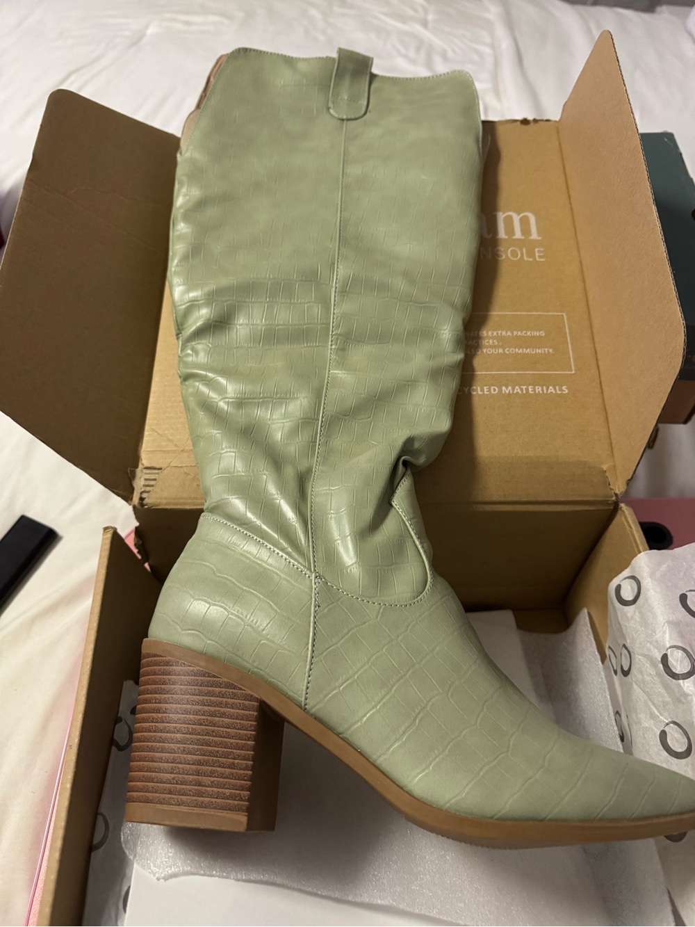 Women's Green Croc-Embossed Mid-Calf Block Heel Boots